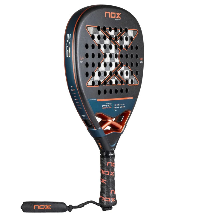 Pala Nox AT10 Genius Attack 18K Agustín Tapia 2025 para Pádel