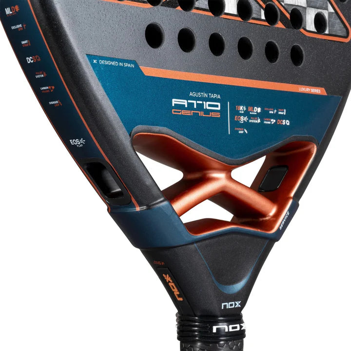 Pala Nox AT10 Genius Attack 18K Agustín Tapia 2025 para Pádel