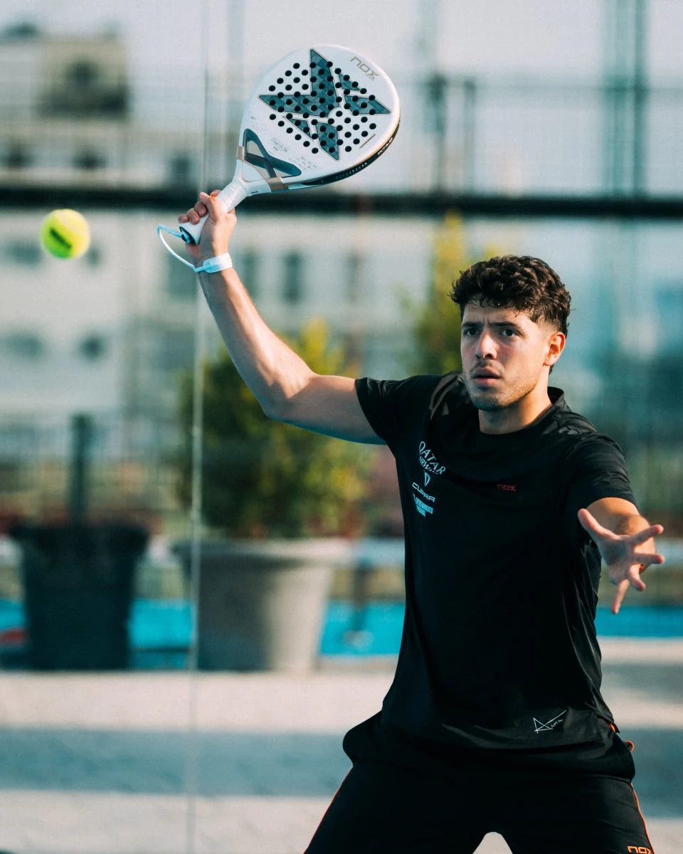 Pala de pala NOX AT10 Luxury Genius 12K Alum XTREM 2026 by Agustín Tapia (Preventa)