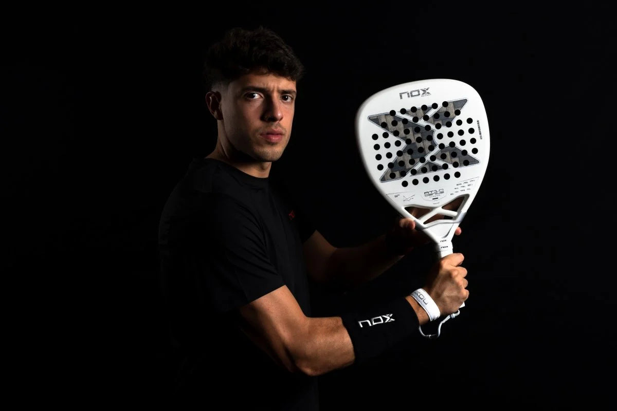 Pala de Padel NOX AT10 Luxury Genius Attack 12K Alum XTREM 2026 by Agustín Tapia (Preventa)