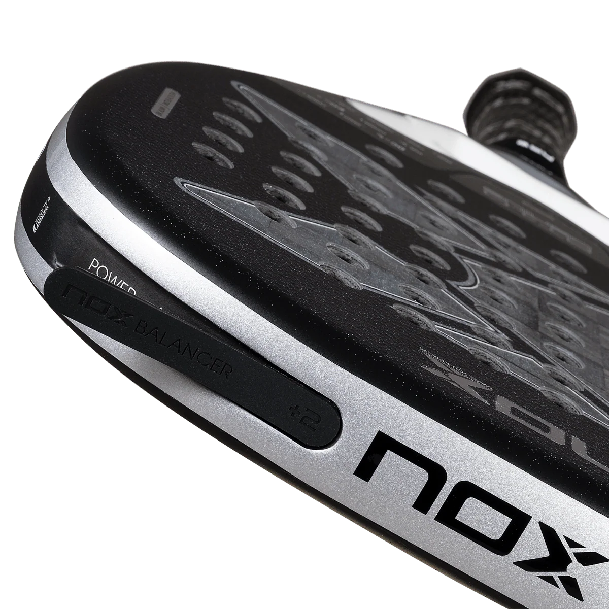 Pala de Padel NOX AT10 Luxury Genius ATTACK 18K Alum 2026 by Agustín Tapia (Preventa)